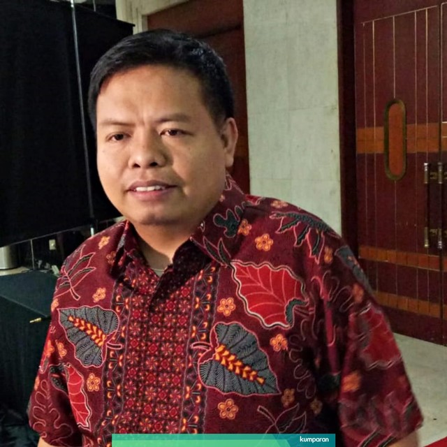 Komisioner KPU DKI Jakarta, Nurdin saat menjawab pertanyaan awak media. Foto: Aprilandika Pratama/kumparan