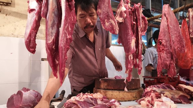 Penjual daging sapi di pasar. Foto: Dok. Kementan