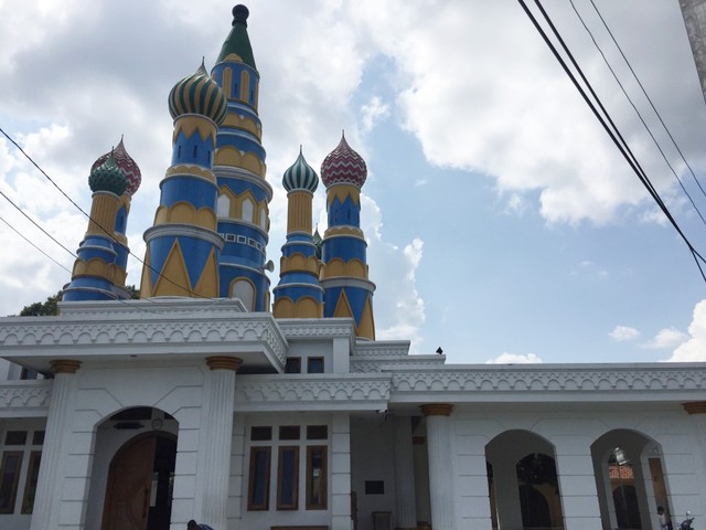 Masjid An Nurumi yang memiliki desain berarsitektur Rusia. Foto: Arfiansyah Panji Purnandaru/kumparan