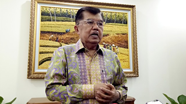 Wakil Presiden Jusuf Kalla di Kantor Wapres. Foto: Nadia Riso/kumparan