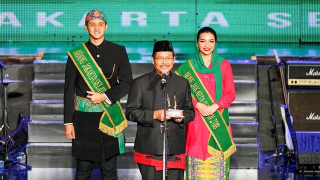 Walikota Jakarta Selatan, Marullah Matali (tengah) saat membuka Malam Final Abang None Jakarta Selatan 2019. Foto: Dok. Abang None Jakarta Selatan
