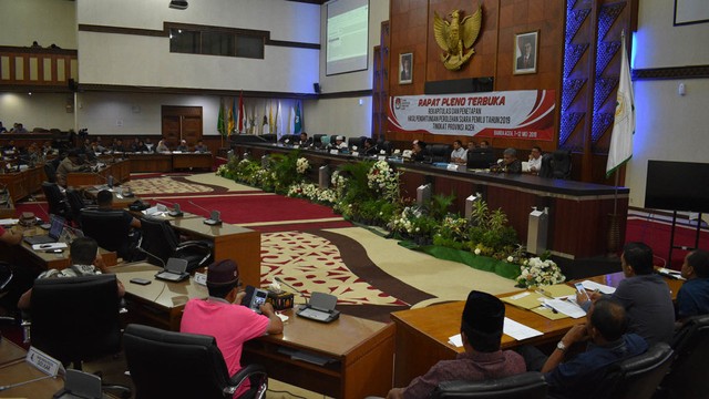 Rapat pleno rekapitulasi suara Pemilu 2019 oleh KIP Aceh. Foto: Adi Warsidi/acehkini