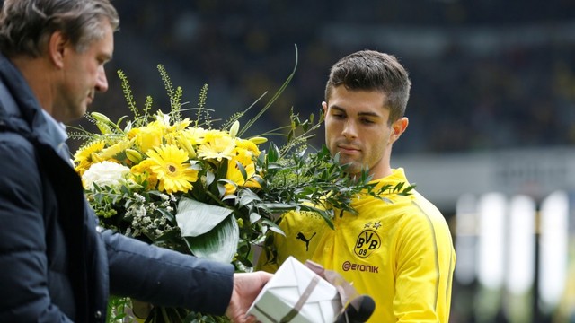 Christian Pulisic dilepas oleh Dortmund. Foto: Reuters/Leon Kuegeler