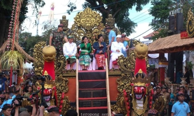 Presiden Jokowi dan Ibu Iriana pada Pembukaan Pesta Kesenian Bali tahun lalu (dok.kanalbali)