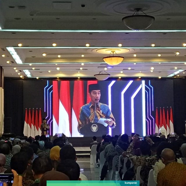 Presiden Jokowi memberikan sambutan dalam peluncuran Masterplan Ekonomi Syariah. Foto: Fachrian Saleh/kumparan