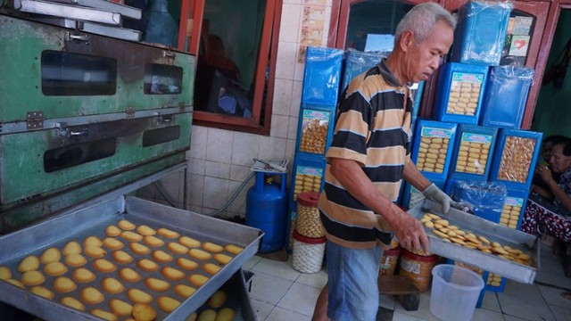 Industri kue kering Kwitang
