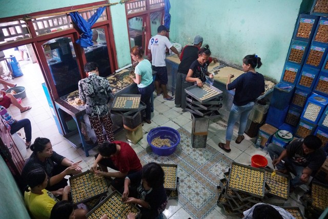 Industri kue kering Kwitang (NOT COVER)