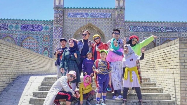 Gaya seru Gen Halilintar liburan ke Uzbekistan. Foto: (Instagram/genhalilintar)