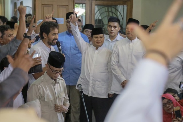 Prabowo saat berkunjung ke Aceh. Foto: Abdul Hadi/acehkini 