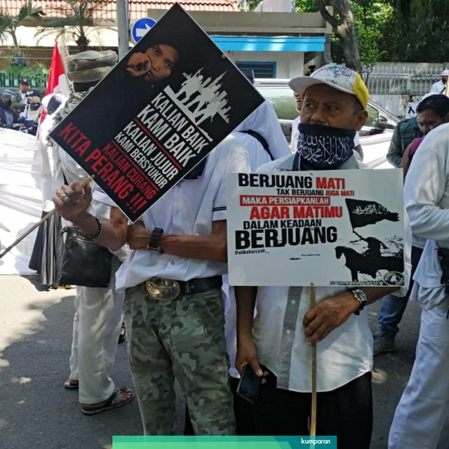 Massa berunjuk rasa untuk tolak kecurangan padas Pemilu 2019. Foto: Yuana Fatwalloh/kumparan