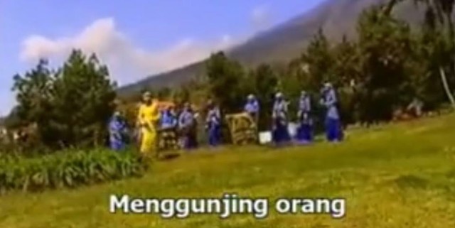 menggunjing orang.jpg