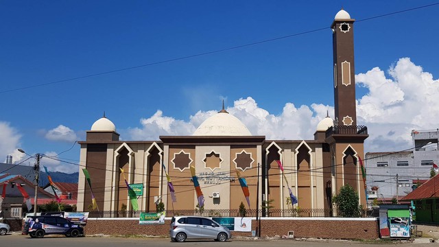 Masjid Jami Nurul Muttahidah Mamuju, awalnya hanya berupa surau. Foto: Dok. Sulbar Kini