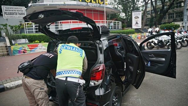 Mobil WNA, Kecelakaan, Jalan Jenderal Sudirman