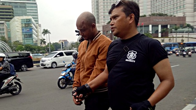 Mobil WNA, Kecelakaan, Jalan Jenderal Sudirman