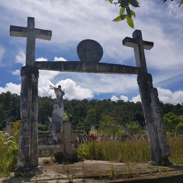 Menyusuri Terang dan Gelap, Patung Penyimpan Sejarah Kristen di Sorong (1152095)