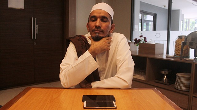 Ketua Umum FPI, Sobri Lubis. Foto: Faisal Rahman/kumparan