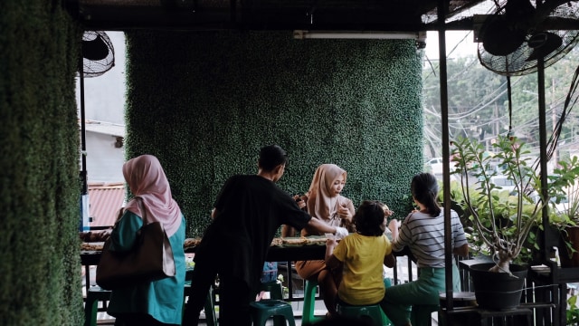 10 Rekomendasi Kuliner di Sekitar Stasiun MRT (102233)