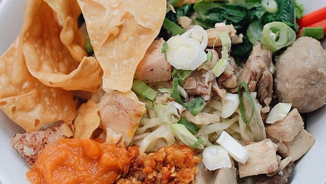 10 Rekomendasi Kuliner di Sekitar Stasiun MRT (102240)