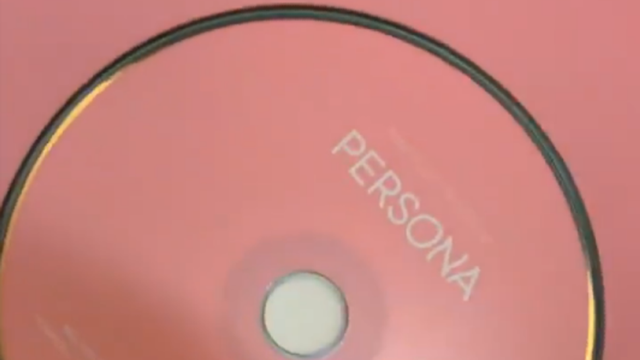 Luna Maya mendapat album BTS 'Map of the Soul: Persona'