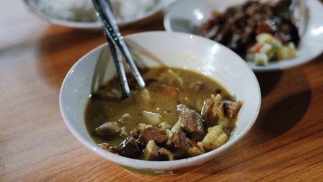 10 Rekomendasi Kuliner di Sekitar Stasiun MRT (102246)