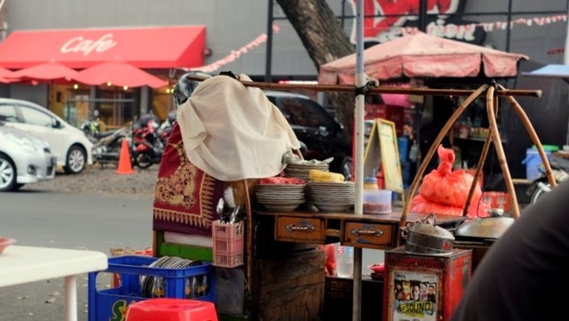 10 Rekomendasi Kuliner di Sekitar Stasiun MRT (102261)