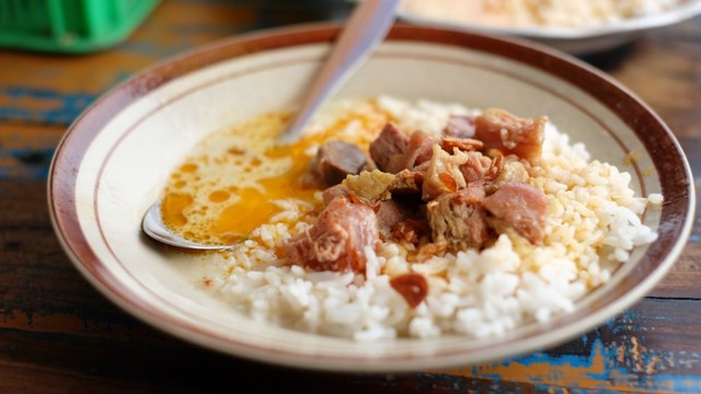10 Rekomendasi Kuliner di Sekitar Stasiun MRT (102262)