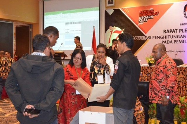 Pleno rekapitulasi suara tingkat Provinsi Papua. (BBumiPapua.com/Katharina) 