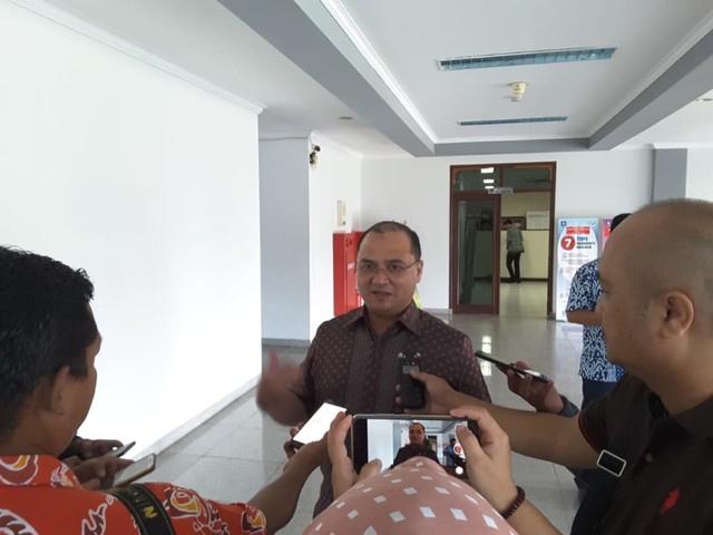 Gubernur Bangka Belitung, Erzaldi Rosman. Usai kunjungi ruangan Setda Babel.