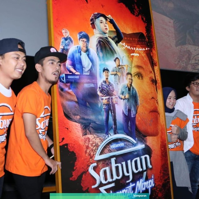 Grup Sabyan Gambus main film 'Sabyan Mengejar Mimpi' Foto: Dok. Millenial Pictures
