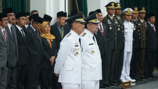 Pelantikan Bupati dan Wakil Bupati Cirebon Sunjaya Purwadisastra-Imron Rosyadi. (Ananda Gabriel)