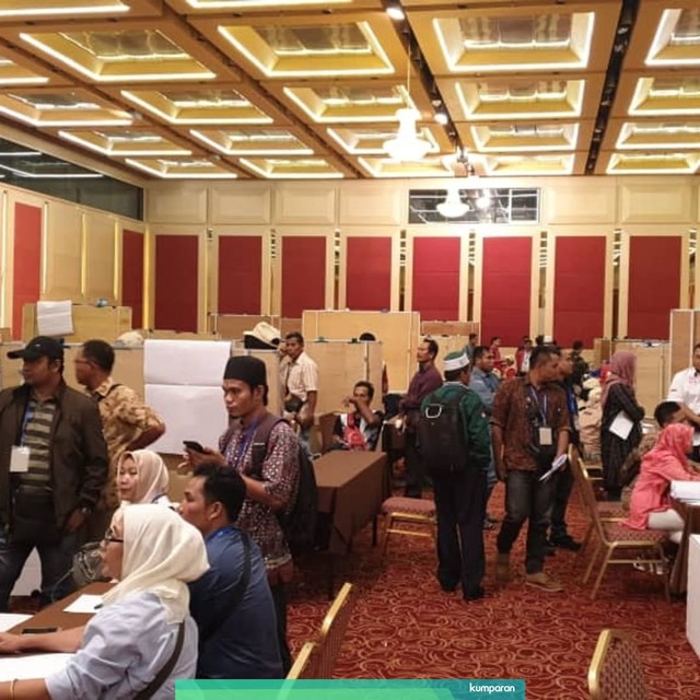 Proses penghitungan pemungutan suara ulang (PSU) via pos di PPLN Kuala Lumpur, Malaysia. Foto: Dok. Ketua DPLN Partai Demokrat Lukmanul Hakim
