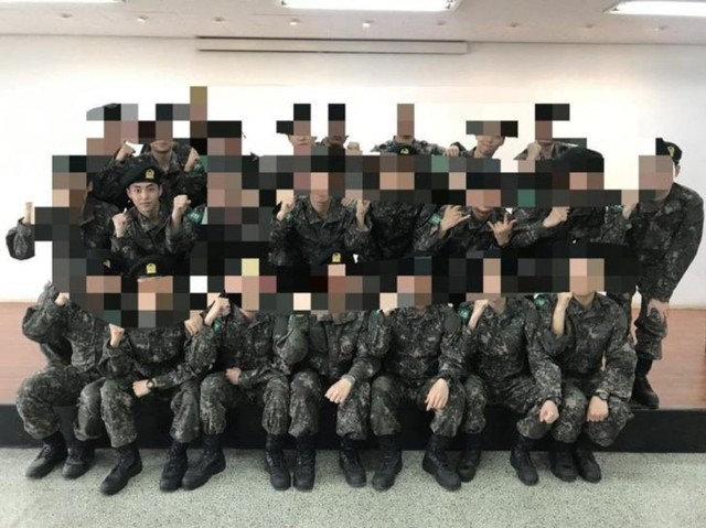 xiumin exo militer.jpg