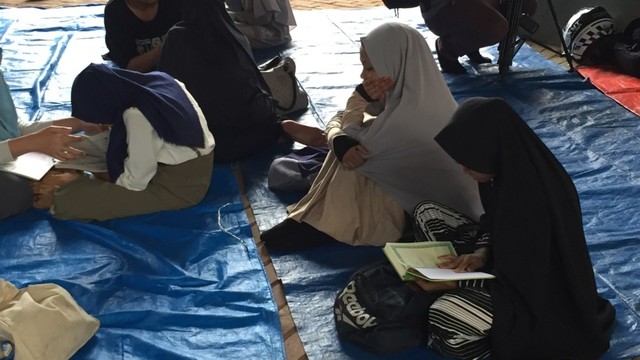 Kolong Flyover Kumuh di Tebet, Gerbang Hijrah Anak Punk