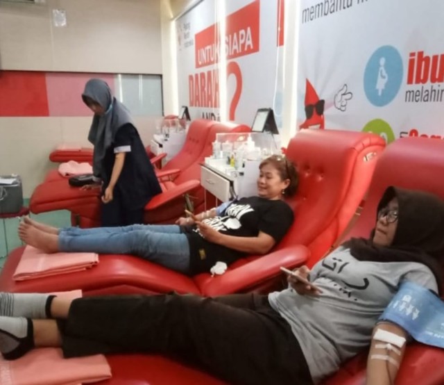 Warga mendatangi PMI Kota Solo untuk melakukan donor darah, Senin (13/05/2019) (Agung Santoso)