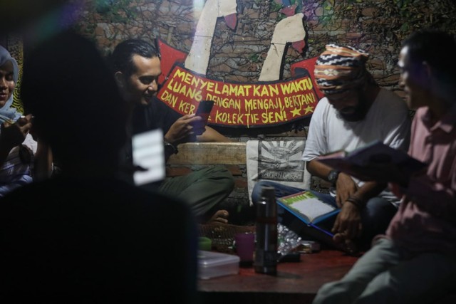 Mendaras Alquran ala Seniman Komunitas Kanot Bu (5).JPG