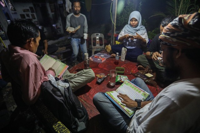 Mendaras Alquran ala Seniman Komunitas Kanot Bu (8).JPG
