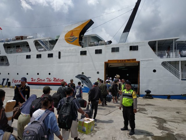 Suasana mudik di Pelabuhan Panglima Utar Kumai. (Foto: KSOP Kumai)