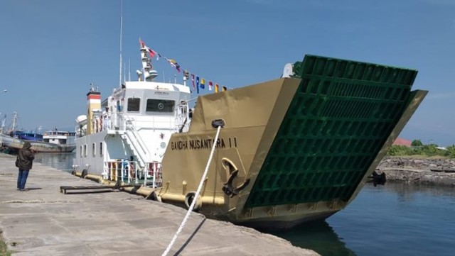 Kapal Rede dari Kemenhub RI ke PT Pelni untuk pelayaran Probolinggo-Gili Ketapang.