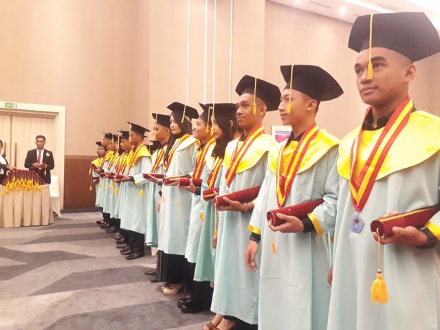 99 Wisudawan  siswa SMA Negeri Siwalima Ambon Angkatan XI. (20/5). Dok : Lentera Maluku