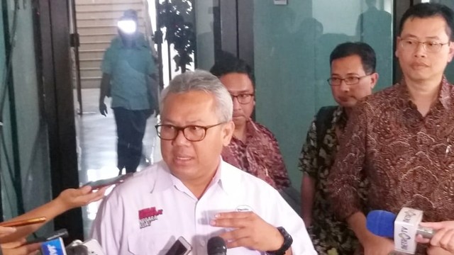 Ketua KPU Arief Budiman dan Perwakilan beberapa Dekan UGM. Foto: Fadjar Hadi/kumparan