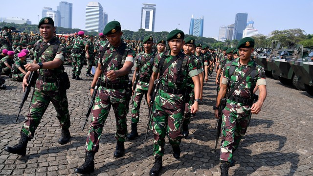 Prajurit TNI mengikuti apel pengamanan di Lapangan Monas, Jakarta, Senin (20/5/2019). Foto: ANTARA FOTO/Sigid Kurniawan