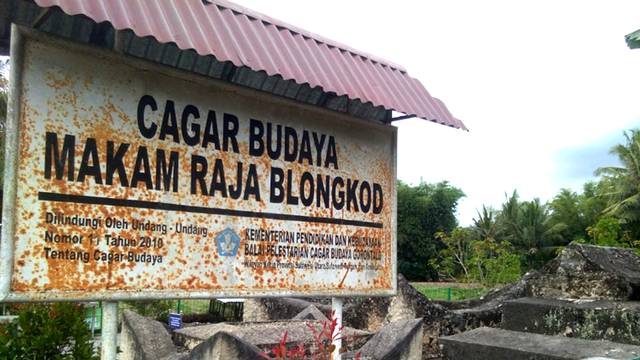 Makam Raja Blongkod terletak di areal perkebunan warga di Desa Dunggala, Kecamatan Tapa, Kabupaten Bone Bolango. Senin, (20/5) Foto : Rahmat Ali/banthayoid