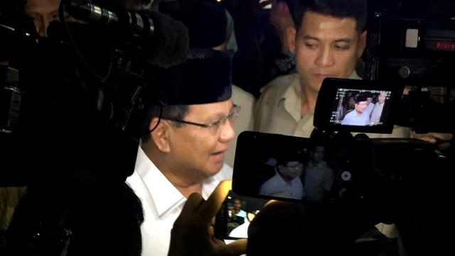 Capres 02 Prabowo tiba di Polda Metro Jaya. Foto: Rafyq Panjaitan/kumparan