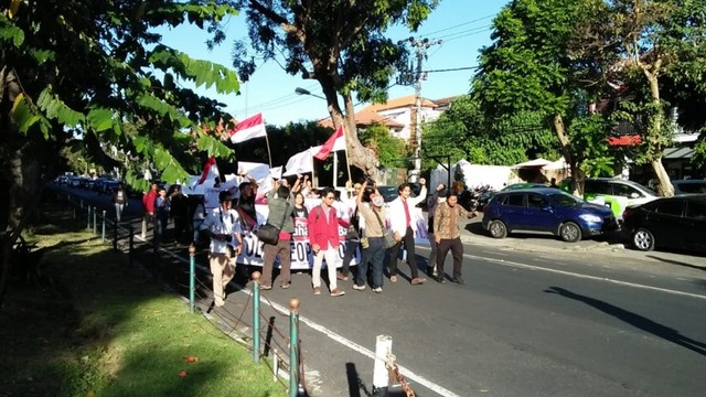 Sejumlah Mahasiswa di Bali Gelar Aksi Tolak People Power (184117)