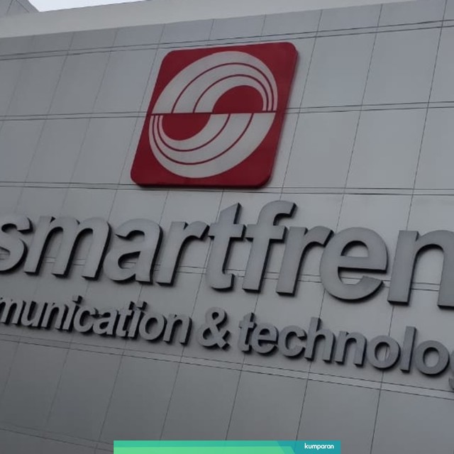 Logo Smartfren di kantor pusatnya yang ada di Jalan Sabang, Jakarta. Foto: Aditya Panji/kumparan