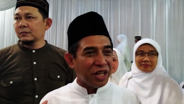 Kepala Dinas PUPR Kota Banjarmasin, Arifin Noor ketika buka puasa bersama keluarga Dinas PUPR Banjarmasin, Selasa 21 Mei 2019. Foto: Zahidi/banjarhits.id