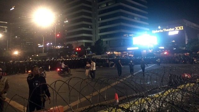 Kata Polisi soal Aksi di Bawaslu yang Tak Bubar Setelah Jam 18.00 WIB (163417)