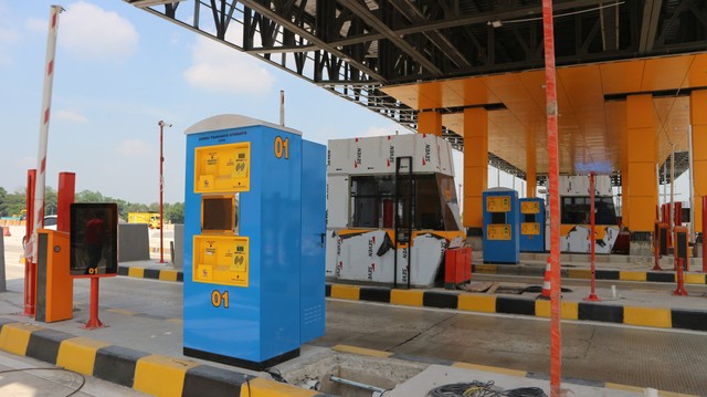 Kondisi Gerbang Tol baru Cikampek Utama arah Jawa Tengah dan Jawa Timur, yang akan dibuka 23 Mei 2019. Foto: Ghulam Muhammad Nayazri / kumparanOTO