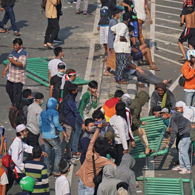 Konten Krispi, Massa di Jatibaru merusak fasilitas umum. Foto: Irfan Adi Saputra/kumparan