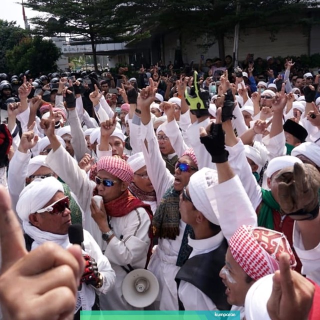 Suasana sejumlah demonstran saat tiba di kawasan Sarinah, Jakarta Pusat, Rabu (22/5). Foto: Jamal Ramadhan/kumparan